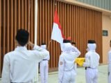 Momen Bersejarah dan Penuh Keharuan: SMKN 7 Balikpapan Perdana Gelar Upacara HUT RI di Lapangan Sendiri